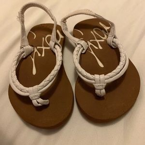 🌺🌻❄5/$24 Roxy Brown And White Braided Flip Flops W/Heel Strap Toddler Size 5/6